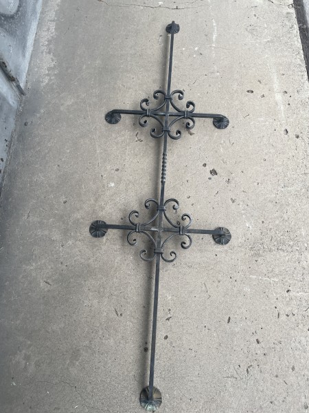 Elemento di decoro in metallo