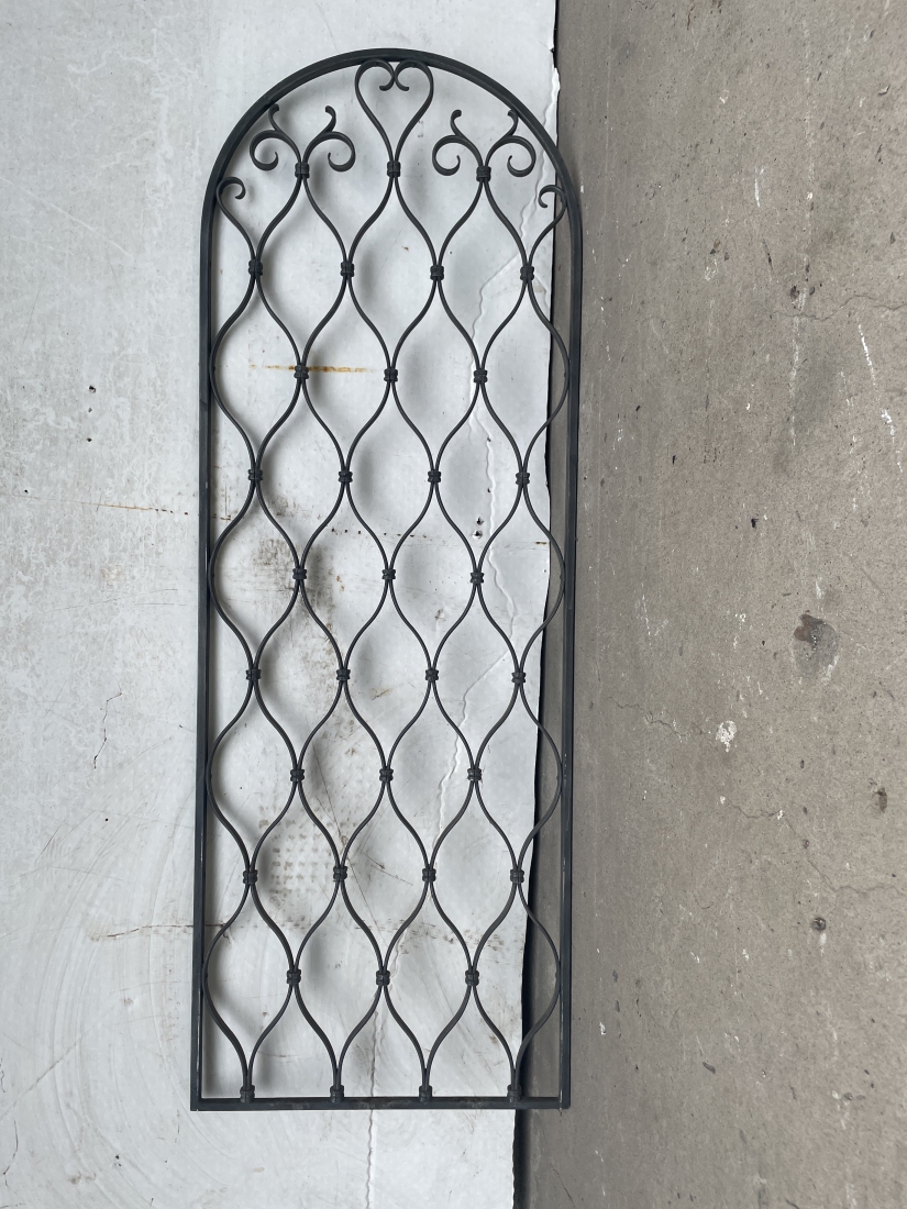Elemento in metallo di decoro
