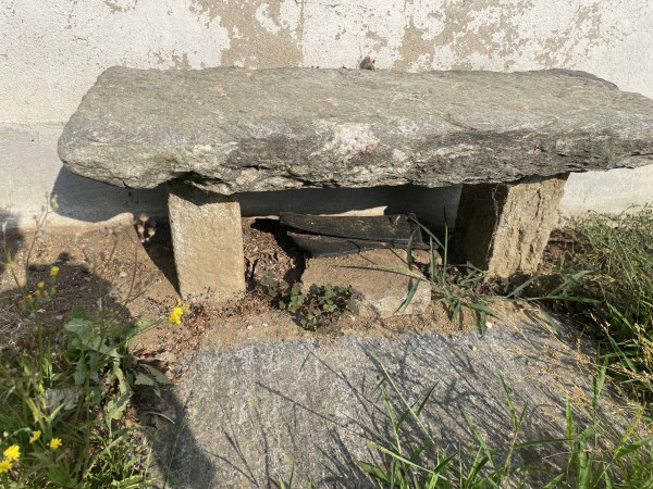 Panca in granito (stile rustico)