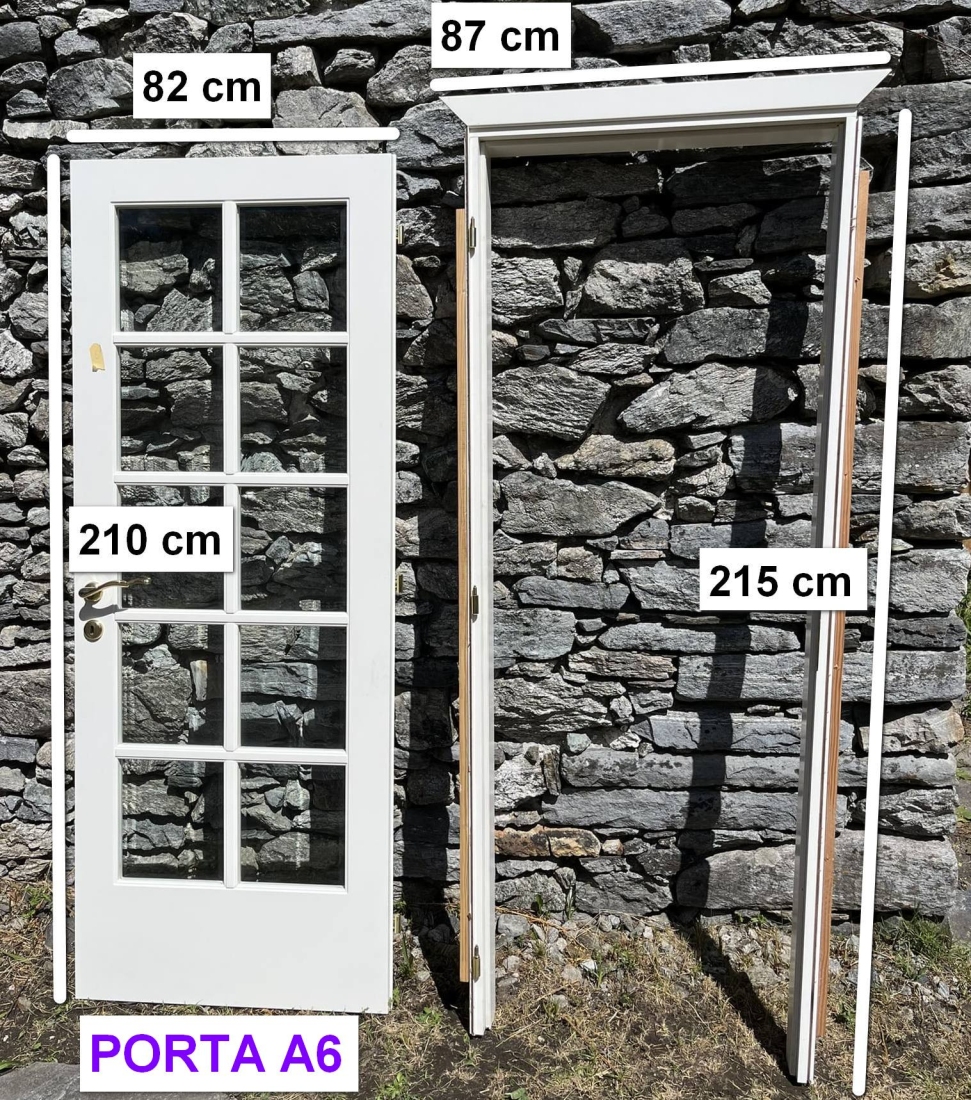 Porta bianca con vetrata (A6)